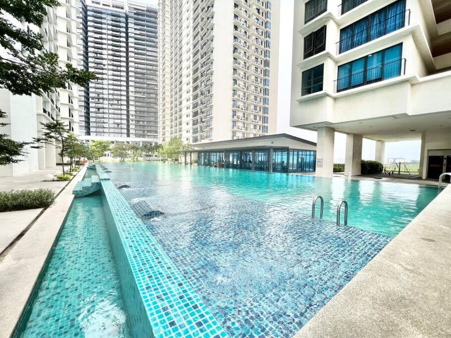 B Setia Alam 1-5 Pax Cozy Home Wifi&Tv Studio 3 Beds Trefoil Shah Alam Exteriör bild